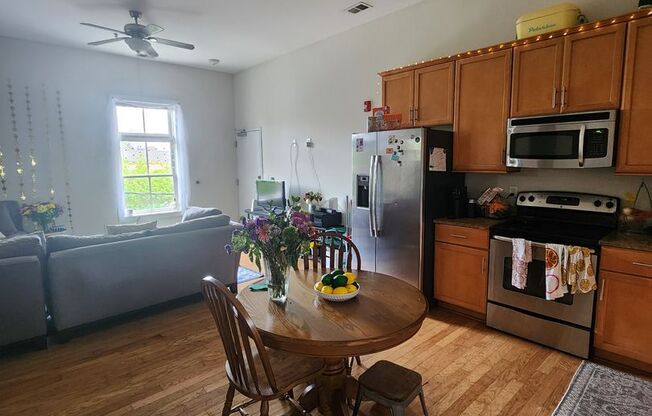 3 beds, 2 baths, 1,017 sqft, $4,800, Unit UNITE