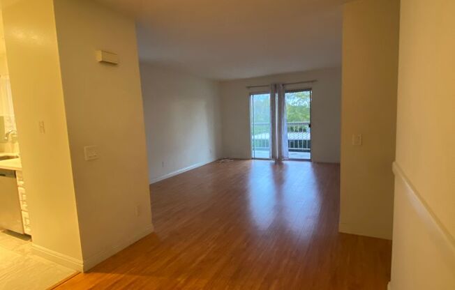 2 beds, 2 baths, $2,250, Unit #446