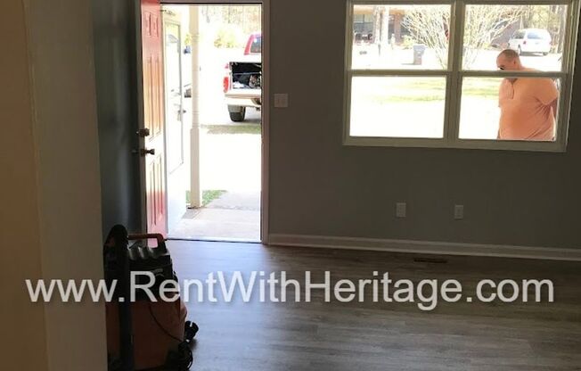 FANTASTIC 2 BEDROOM 1.5 BATH DUPLEX WITH ALL THE UPGRADES / GREAT LOCATION