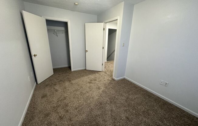 2 beds, 1.5 baths, $900, Unit 5