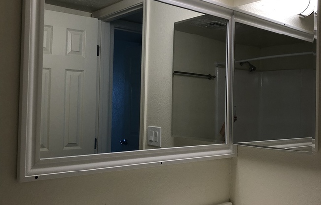 1 bed, 1 bath, 650 sqft, $1,100, Unit 126