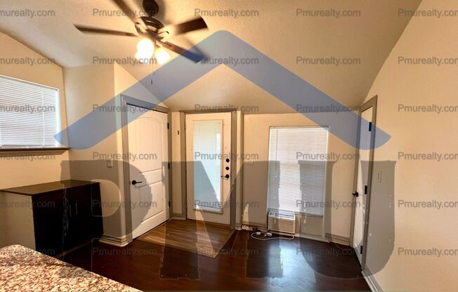 AVAILABLE NOW!!! 3-bedroom, 1-bathroom house located in the heart of Dallas