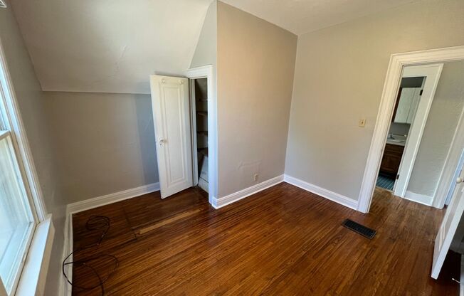 3 beds, 1 bath, $1,650