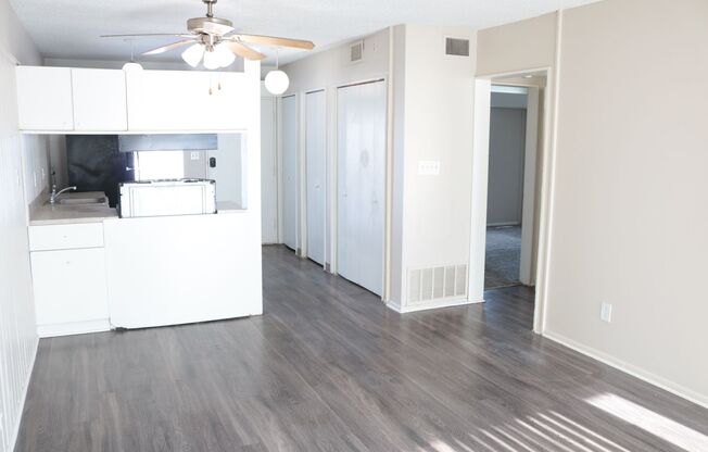 2 beds, 1 bath, 764 sqft, $875, Unit 57B