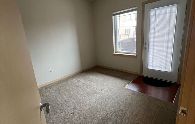 1 bed, 1 bath, 735 sqft, $1,175, Unit 206