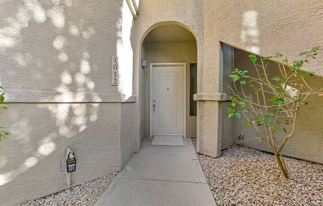 2 beds, 2 baths, $1,995, Unit Unit 1012