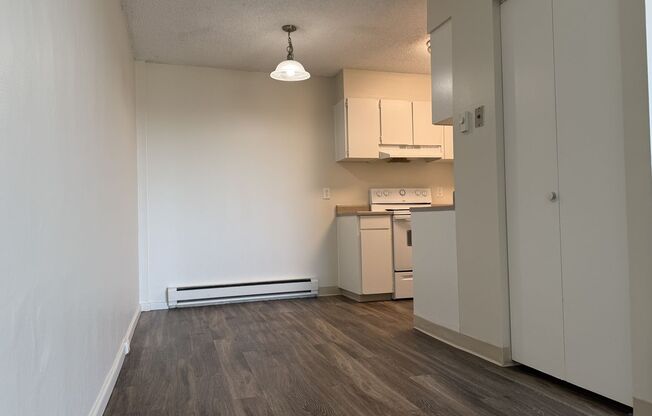 1 bed, 1 bath, 850 sqft, $1,275, Unit 113