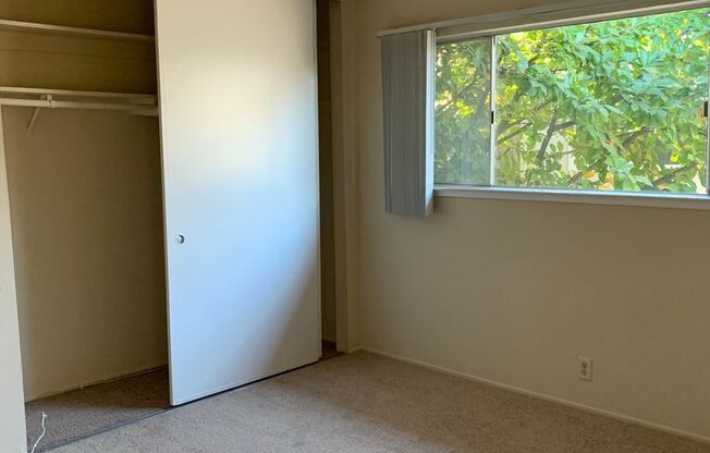 2 beds, 1 bath, $2,850, Unit 7