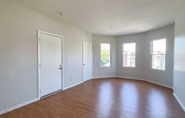 2 beds, 1 bath, $1,430, Unit 3