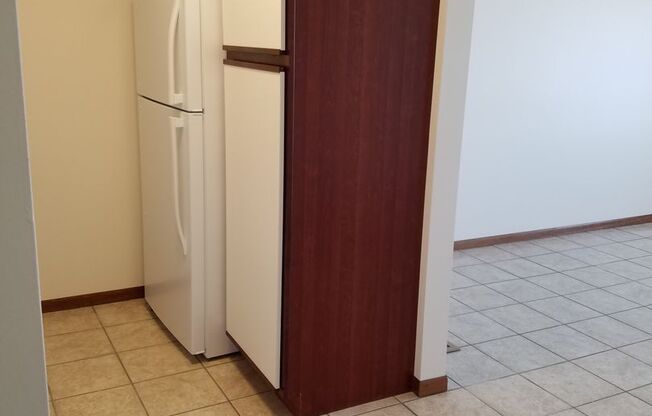 1 bed, 1 bath, $735, Unit 12