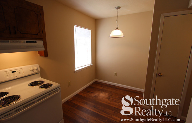 2 beds, 1.5 baths, 787 sqft, $875, Unit 099