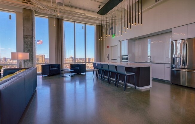 1 bed, 1 bath, 612 sqft, $4,300, Unit 21G