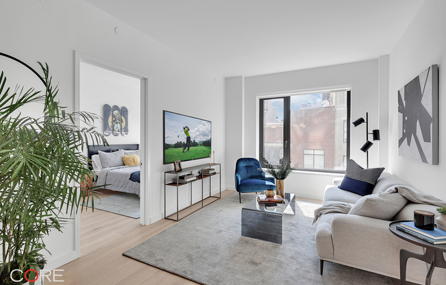 211 W 29 ST
