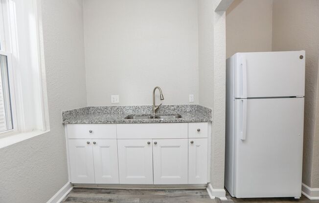 1 bed, 1 bath, 800 sqft, $1,224, Unit 4