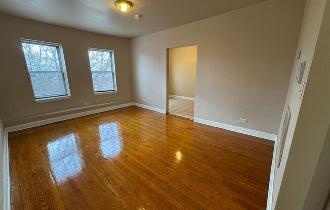 2 beds, 1 bath, $1,200, Unit 4844 #3