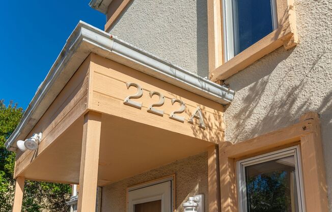 Spacious townhouse with large 2nd floor covered patio!