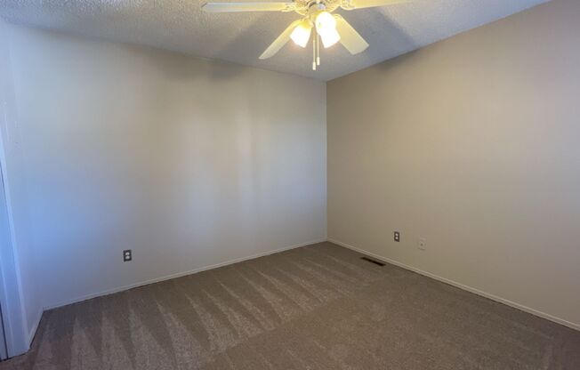 Prime Location! 1 bed 1 bath apartment near Sloan's Lake and Main Street Edgewater **Move-In Credit**