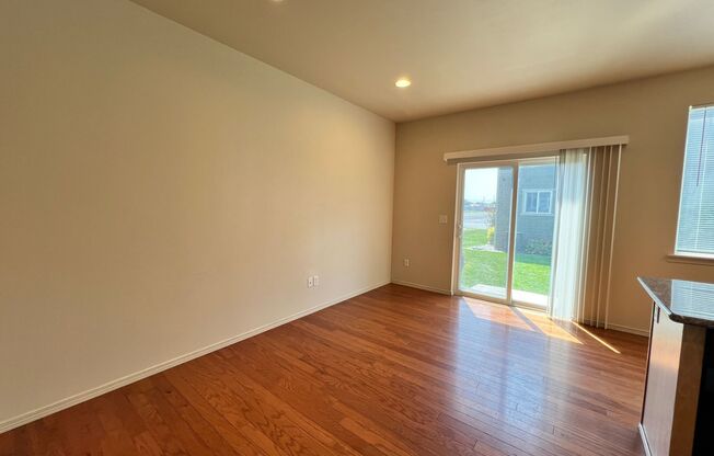 Pet Friendly 3 bedroom Townhouse!