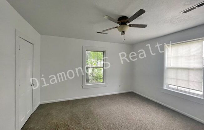 3 beds, 1 bath, $1,150