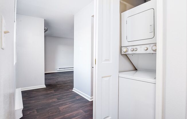 1 bed, 1 bath, 700 sqft, $1,695, Unit 1-301