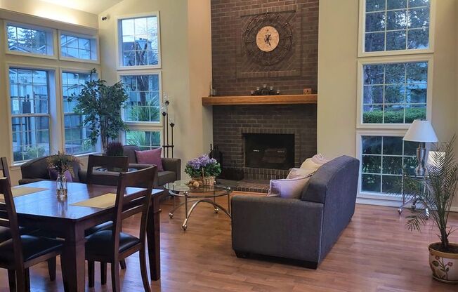 2 beds, 2 baths, 949 sqft, $1,985, Unit L302