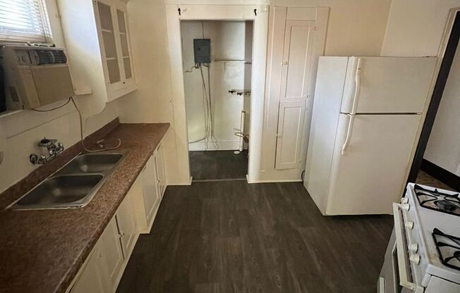 1 bed, 1 bath, 884 sqft, $775, Unit 2379