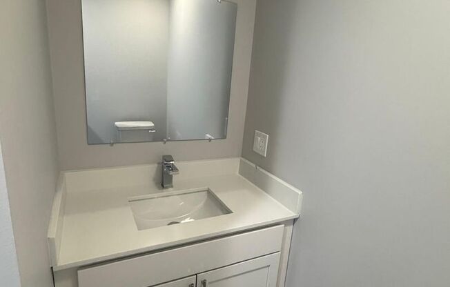 1 bed, 1 bath, 550 sqft, $1,300, Unit 402