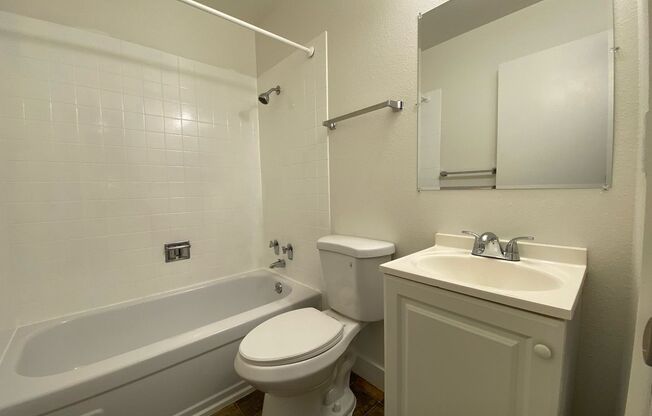 Studio, 1 bath, 563 sqft, $875, Unit Unit 304