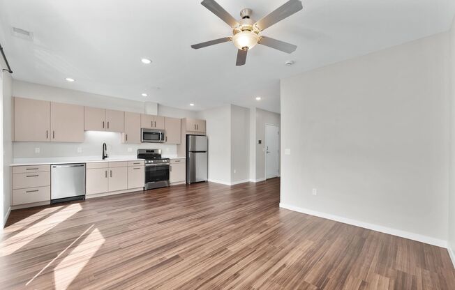 Studio, 1 bath, 565 sqft, $1,150, Unit 327