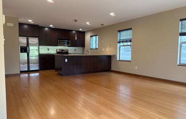 Convenient 3 beds, 2.5 bath in Ballard