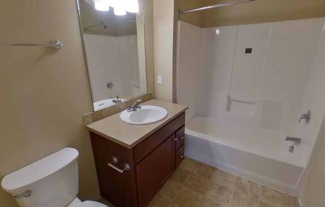 2 beds, 2 baths, 700 sqft, $1,800, Unit 207