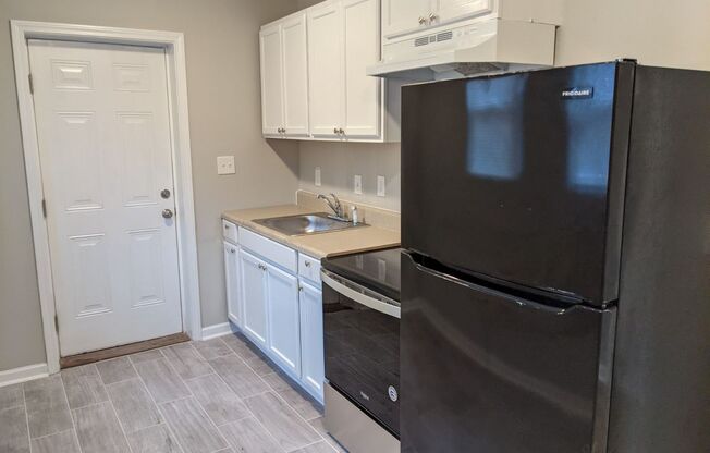 1 bed, 1 bath, 600 sqft, $999, Unit Unit A