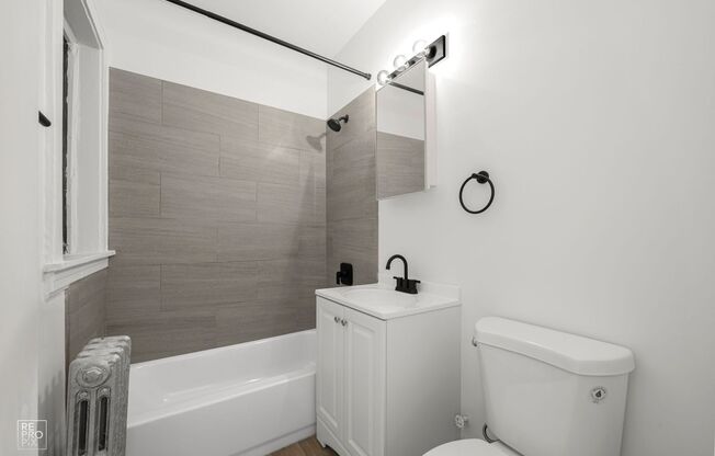 1704 W 77th St 7656 S Paulina St Chicago, IL 60620