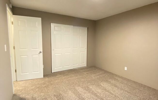 2 beds, 1 bath, 830 sqft, $1,250, Unit C-208