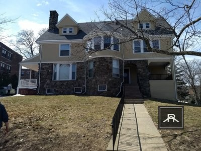 12 CHISWICK RD