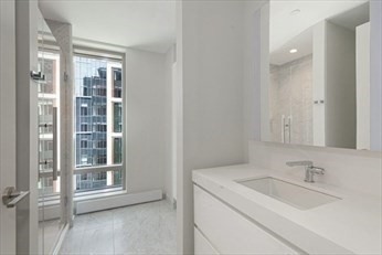 1 bed, 1 bath, 765 sqft, $5,800, Unit 1211