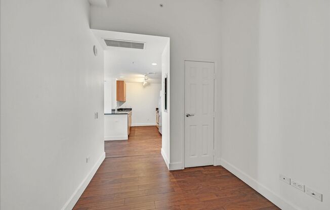 2 beds, 2 baths, $2,600, Unit # 3702