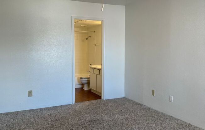 2 beds, 2 baths, 1,003 sqft, $1,050, Unit 1708