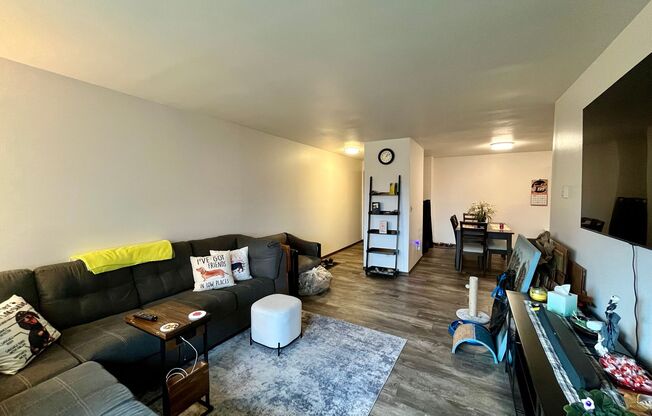 2 beds, 1.5 baths, $1,350, Unit 218