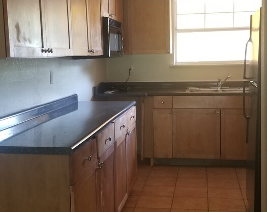 2 beds, 2 baths, $1,895