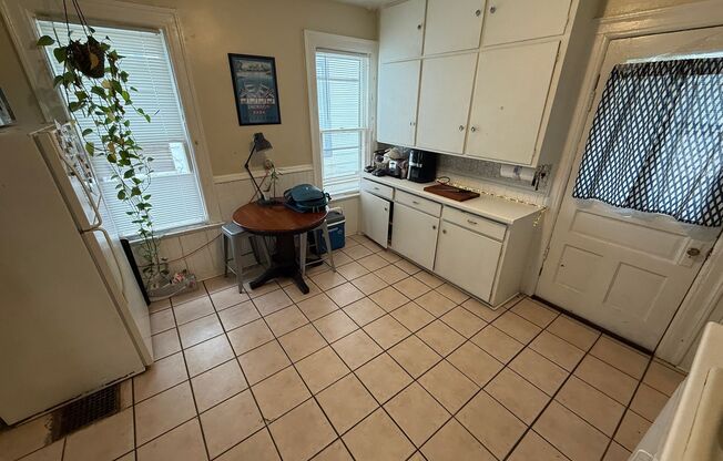 2951-51A N. Fratney St.