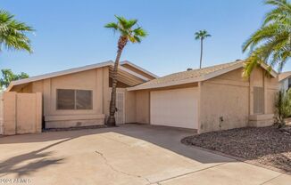 Charming 3 bedroom home in the heart of Scottsdale!!