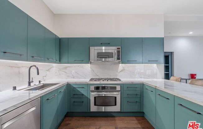 3 beds, 3 baths, 2,123 sqft, $6,000, Unit 1910