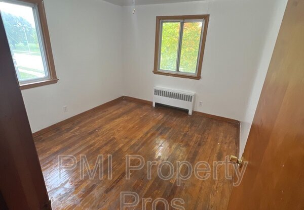 1981 W VILLARD AVE