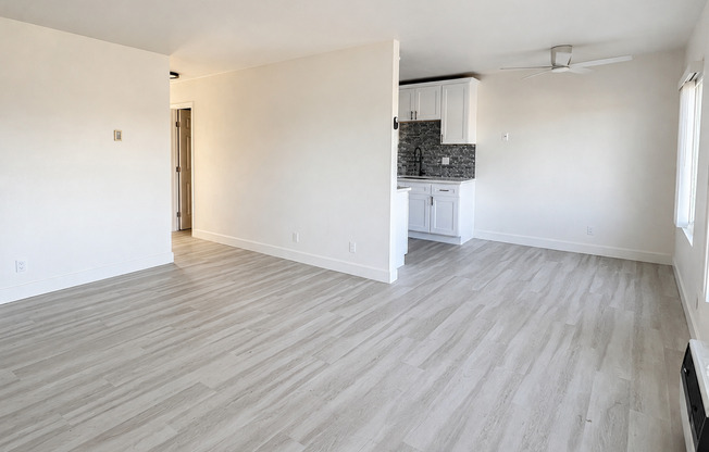 2 beds, 1 bath, 850 sqft, $2,395, Unit 743-66