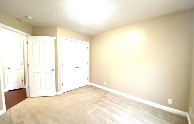 3 beds, 2 baths, $1,895, Unit # JO CT