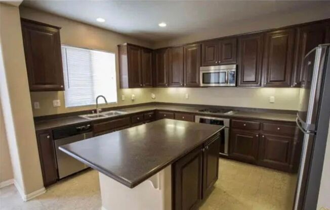 SPACIOUS 4-Bed, 3-Bath HOME ON OPORTO WAY!