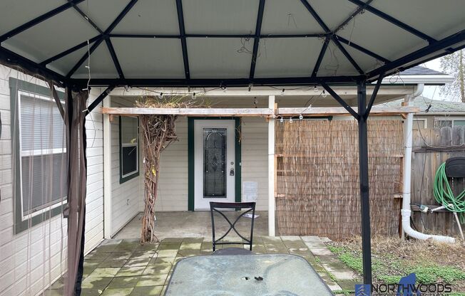 3 beds, 1 bath, $1,700