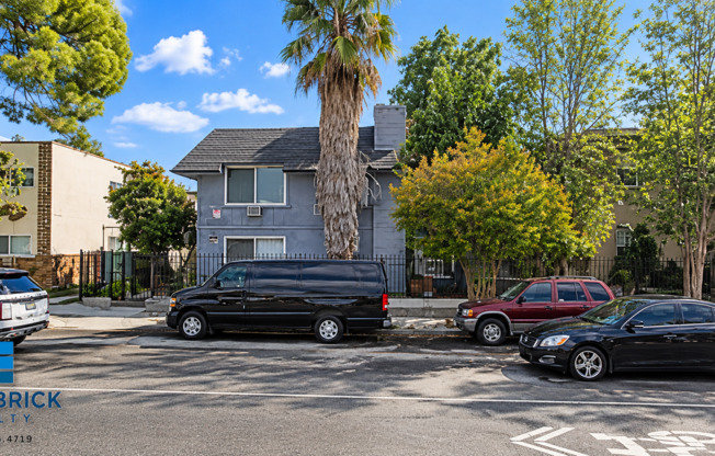5942 N TUJUNGA AVE