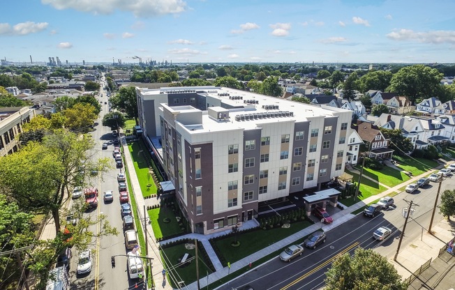 2 beds, 2 baths, 1,270 sqft, $3,250, Unit Residence 510